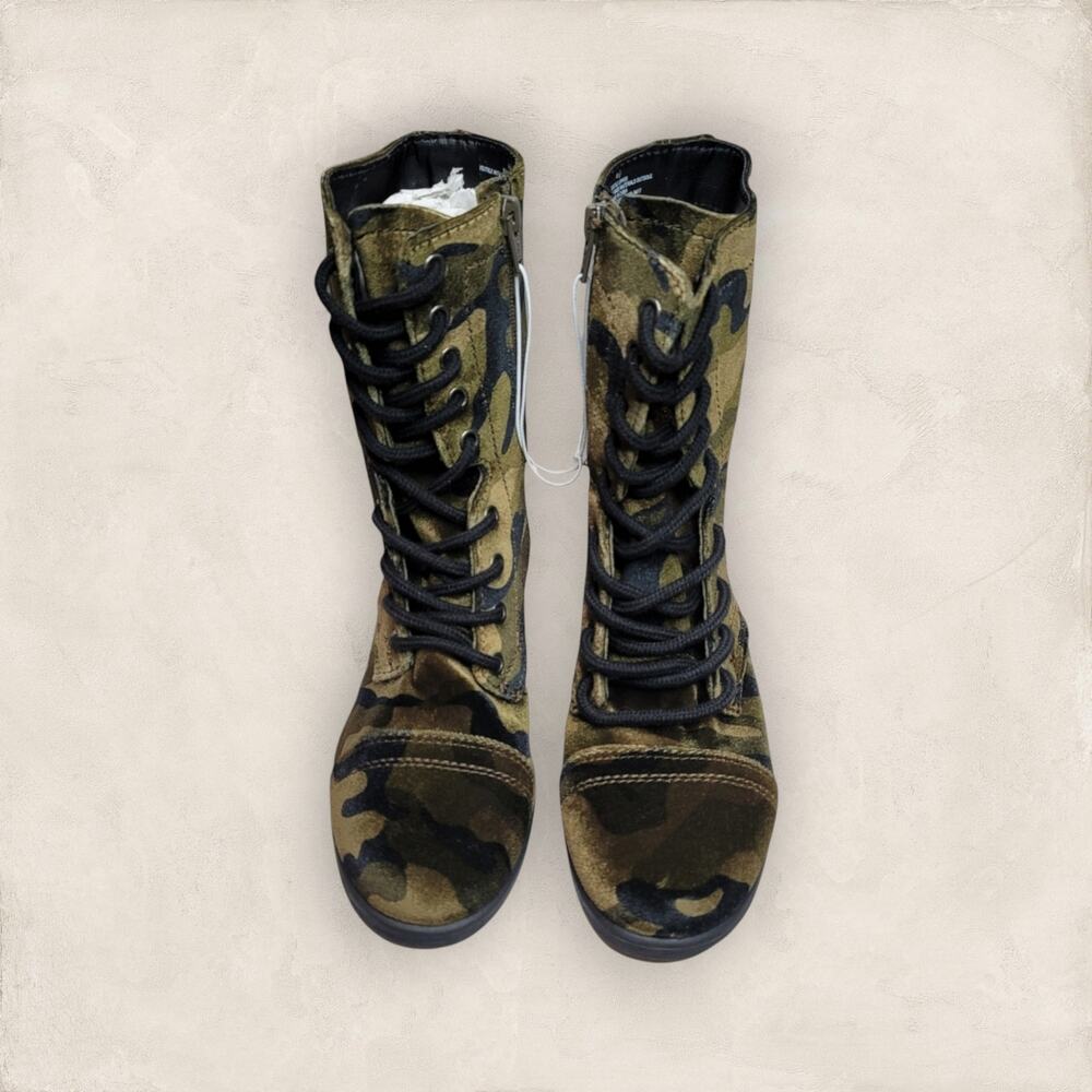 Mossimo Autumn Velvet Green Camouflage Combat Boots Size 6.5